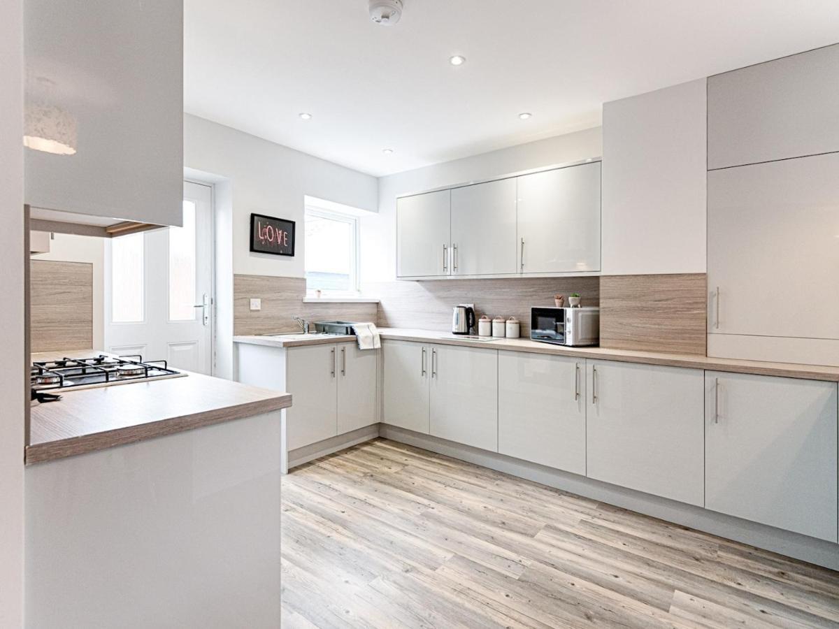 Pass The Keys Luxury Bright Spacious Family Home - Near Beaches Суонси Экстерьер фото